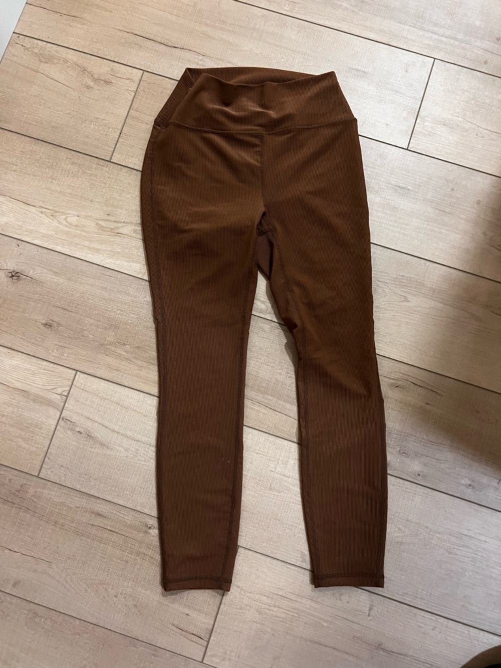 High-Rise Ribbed Leggings in Brown